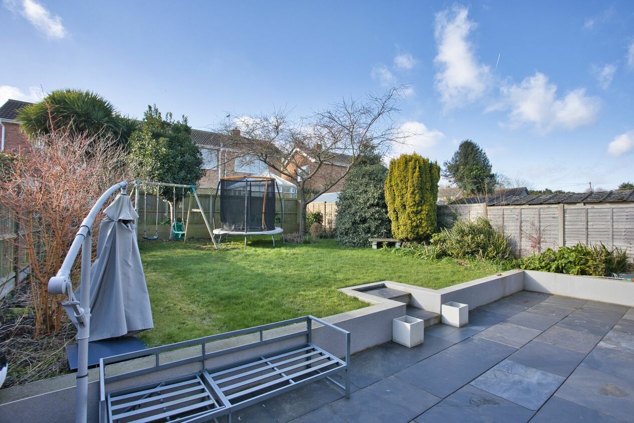 Properties For Sale in Manor Road  Deal