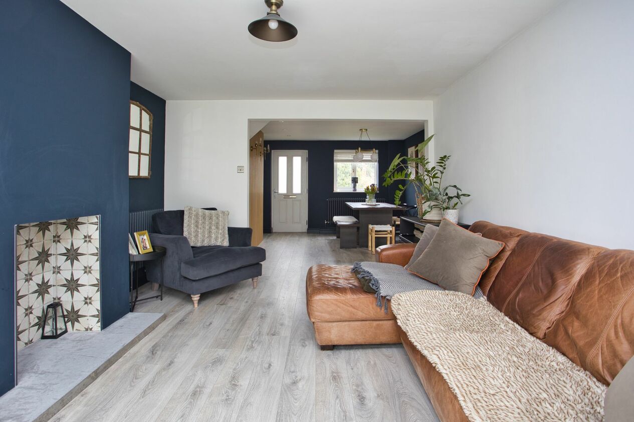 Properties For Sale in Manor Road  Deal