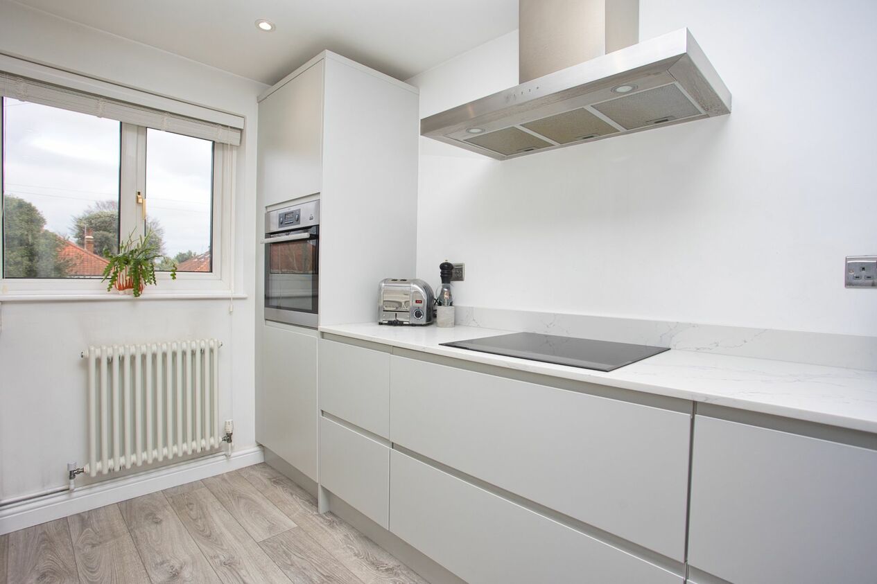 Properties For Sale in Manor Road  Deal
