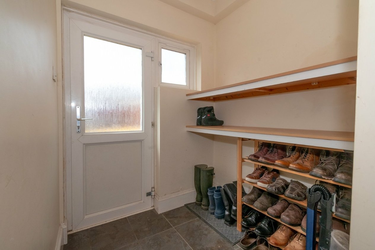 Properties For Sale in Manston Court Road Manston