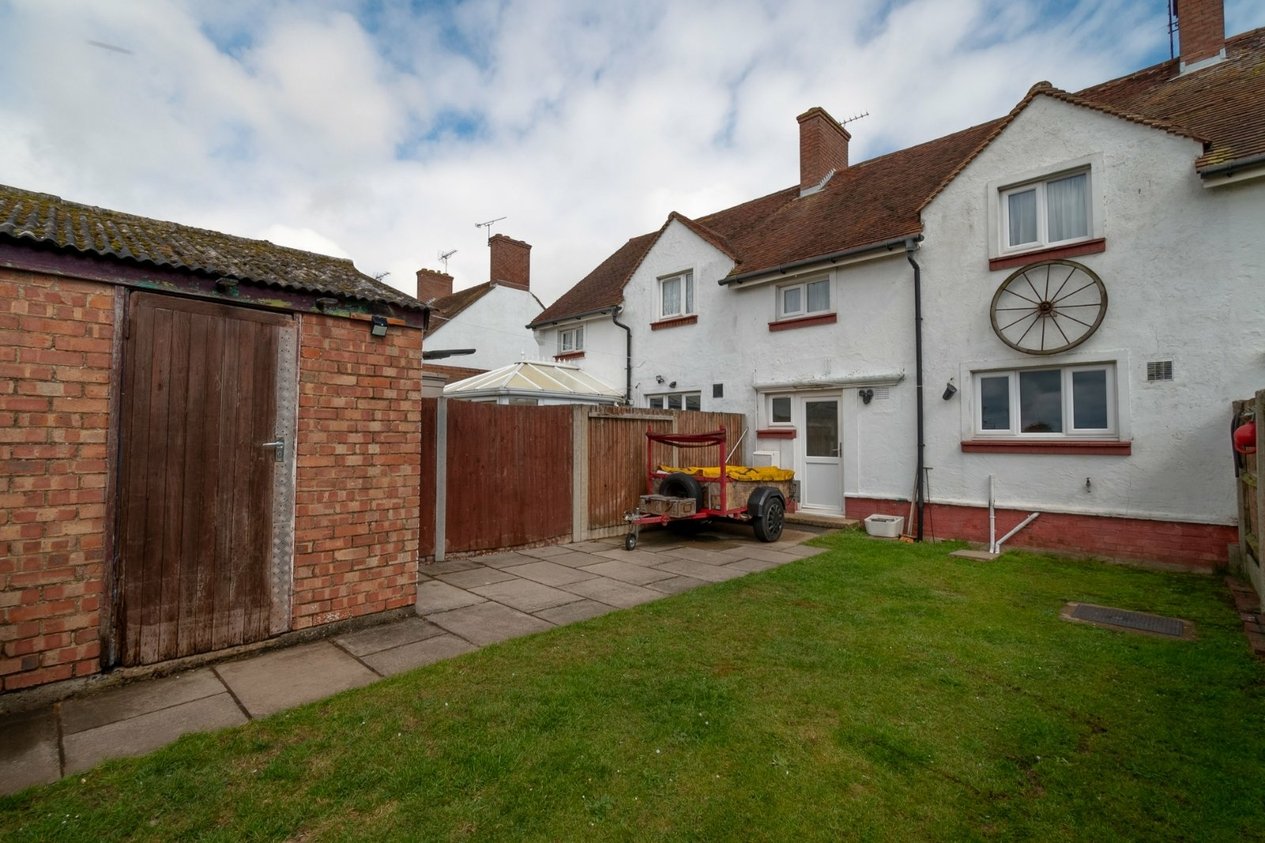 Properties For Sale in Manston Court Road Manston
