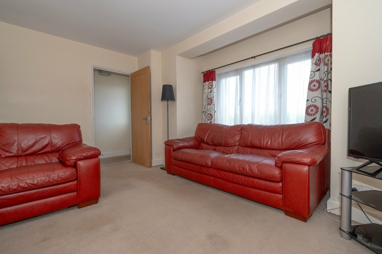 Properties For Sale in Manston Court Road Manston