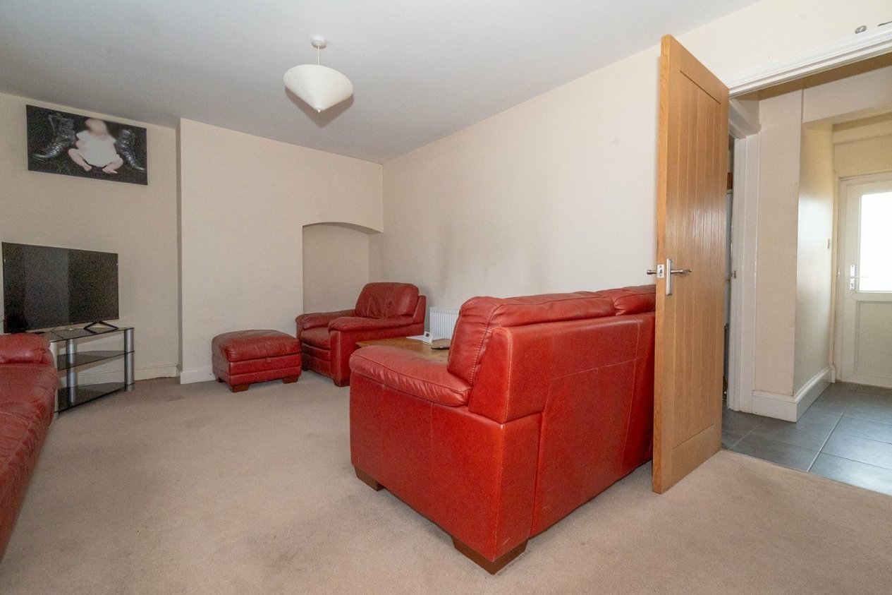 Properties For Sale in Manston Court Road Manston