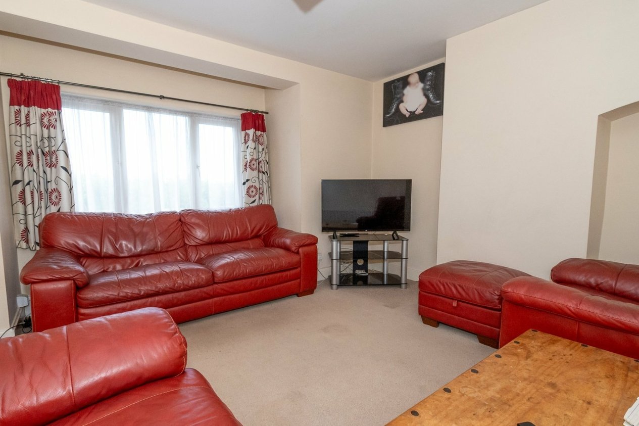 Properties For Sale in Manston Court Road Manston
