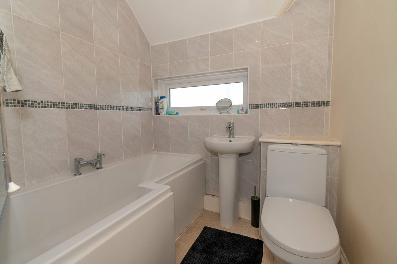 Properties For Sale in Manston Court Road Manston