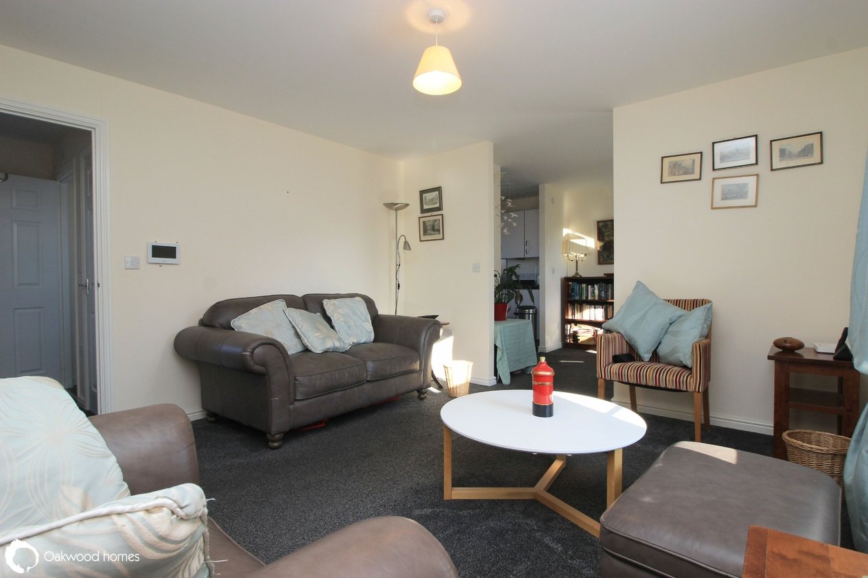 Properties Under Offer in Manston Way 