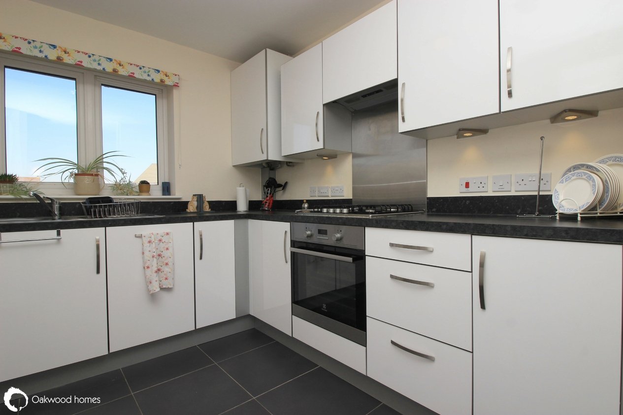 Properties Under Offer in Manston Way 