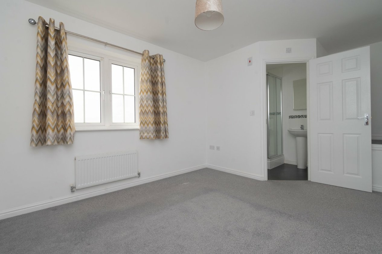 Properties Under Offer in Manston Way Walk Margate