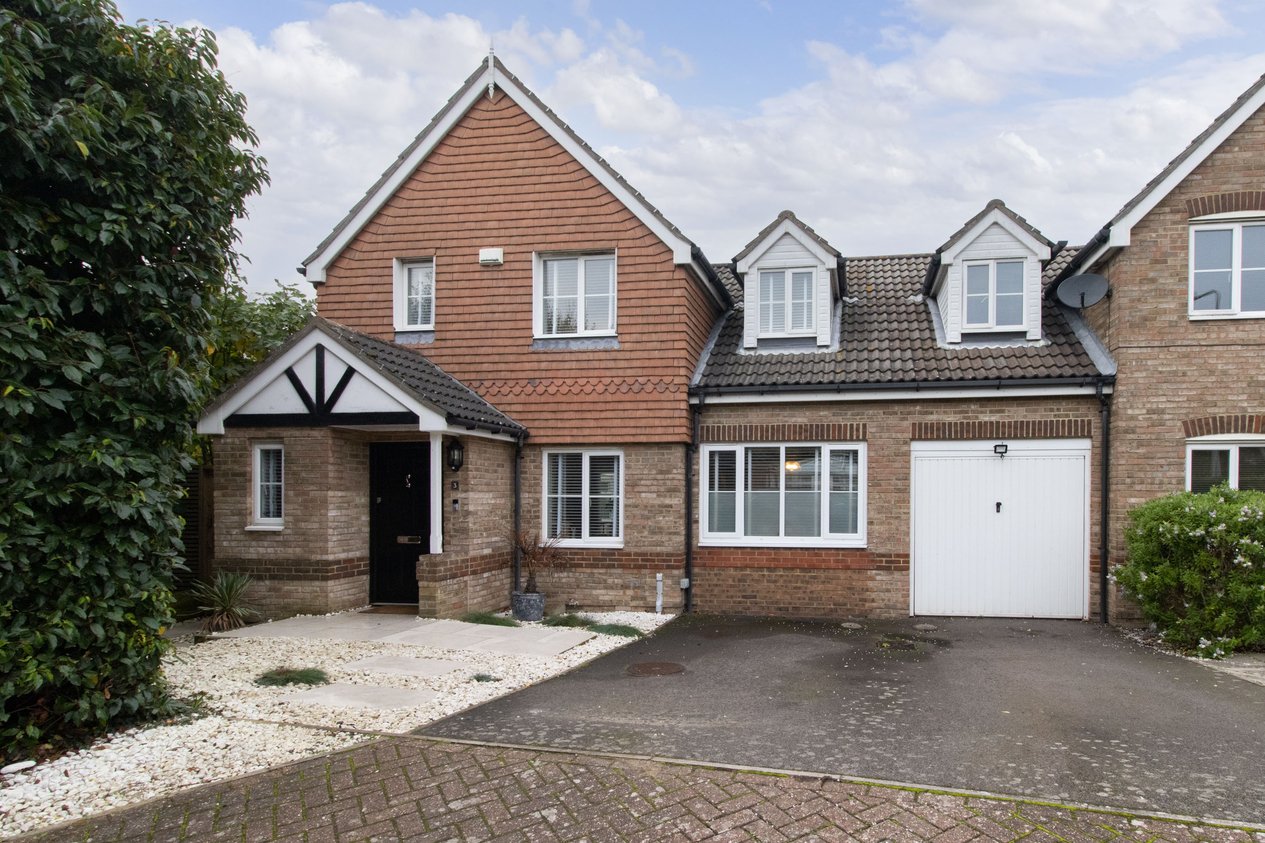 Properties Under Offer in Maple Close Broadstairs