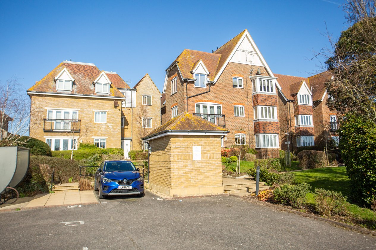 Properties For Sale in Marine Parade Whitstable