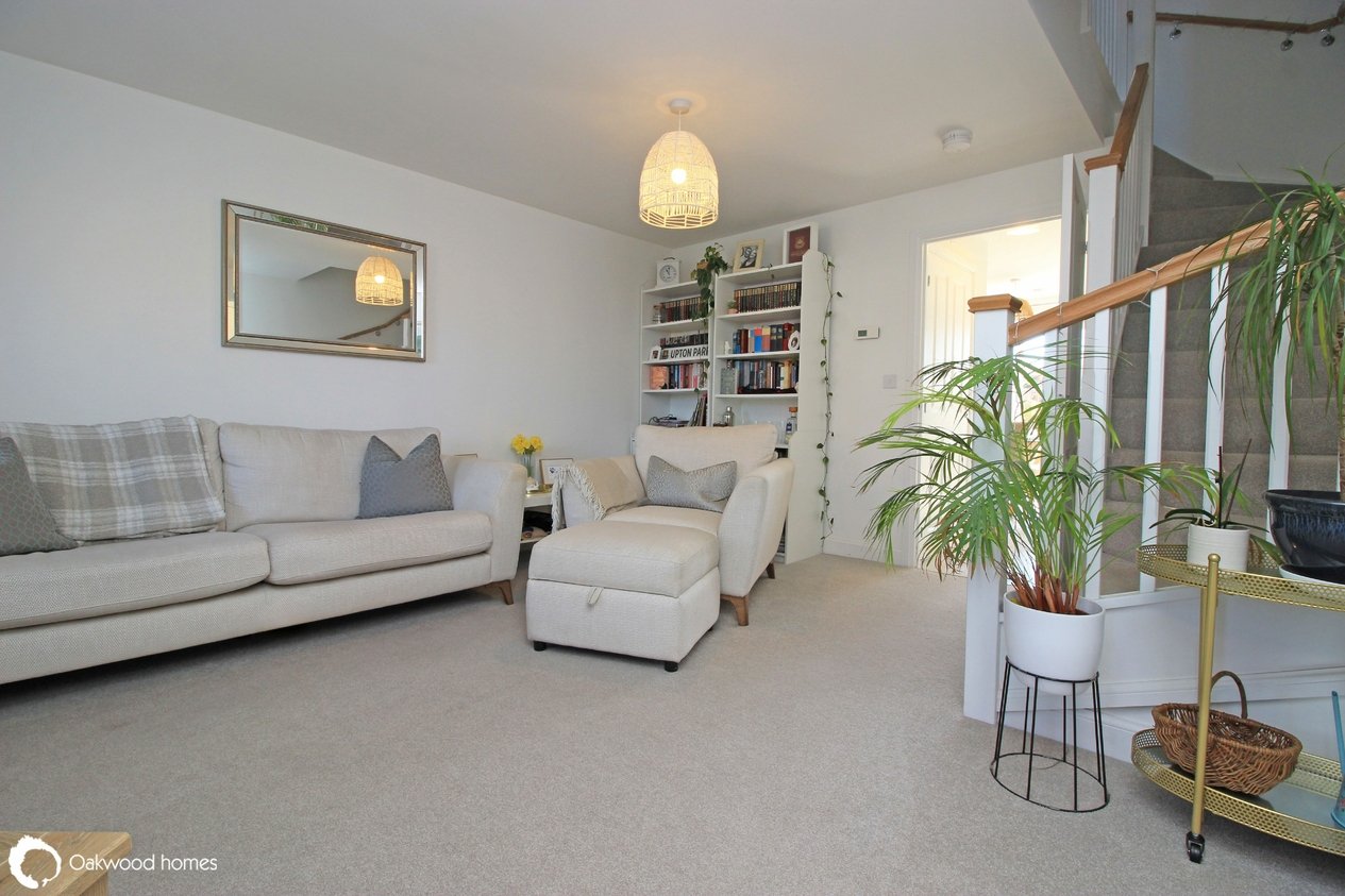 Properties Under Offer in Market Garden Close 