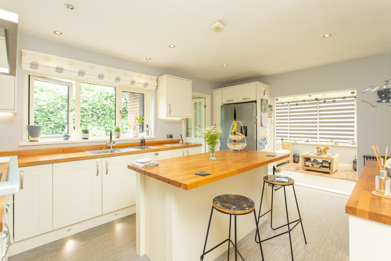 Properties For Sale in Marsh Road Hamstreet