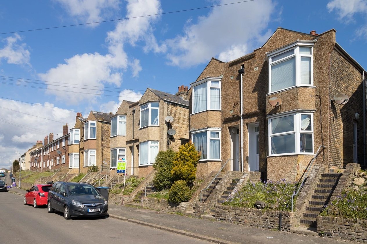 Properties Sold Subject To Contract in Mayfield Avenue 