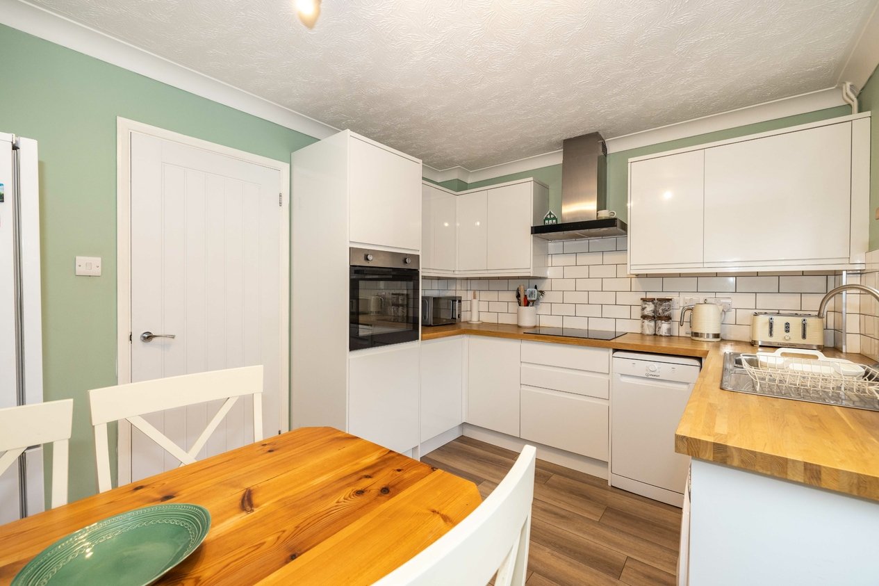 Properties Under Offer in Meadow Grove Ashford