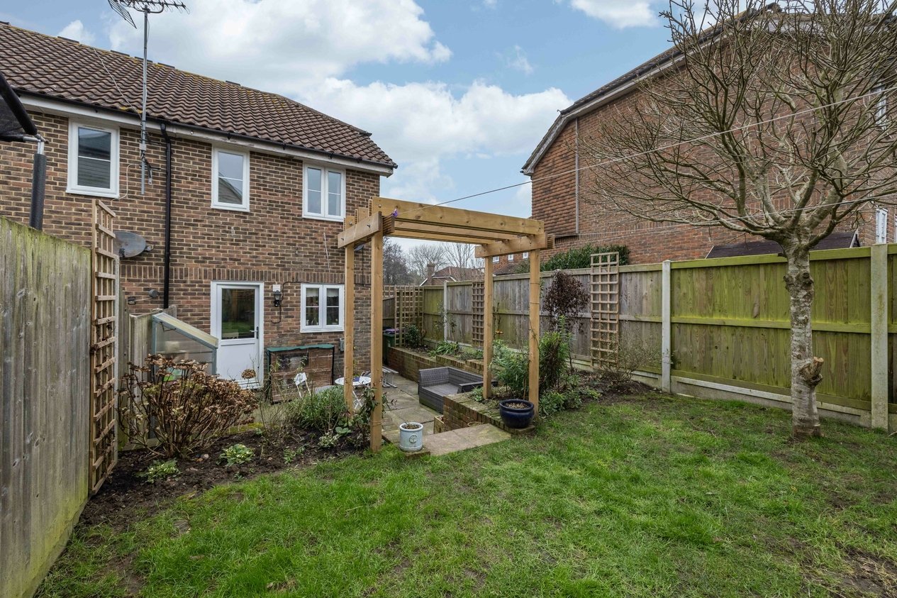Properties Under Offer in Meadow Grove Ashford