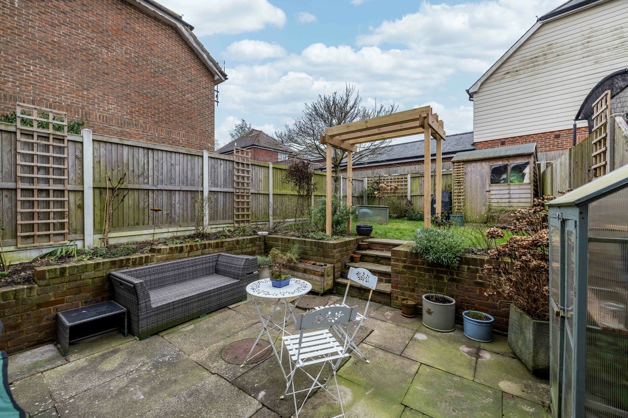 Properties Under Offer in Meadow Grove Ashford