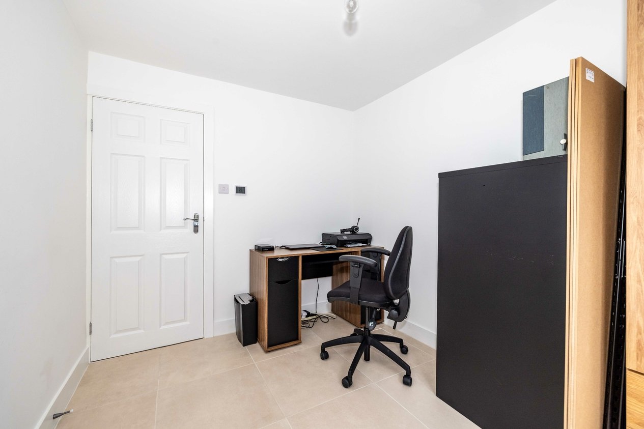 Properties Under Offer in Meesons Close Faversham