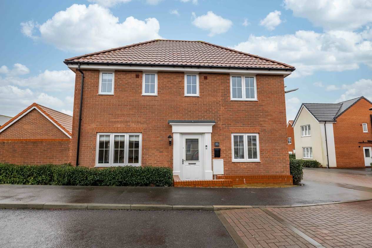 Properties Under Offer in Mexborough Square Aylesham