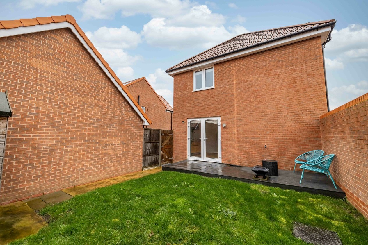Properties Under Offer in Mexborough Square Aylesham