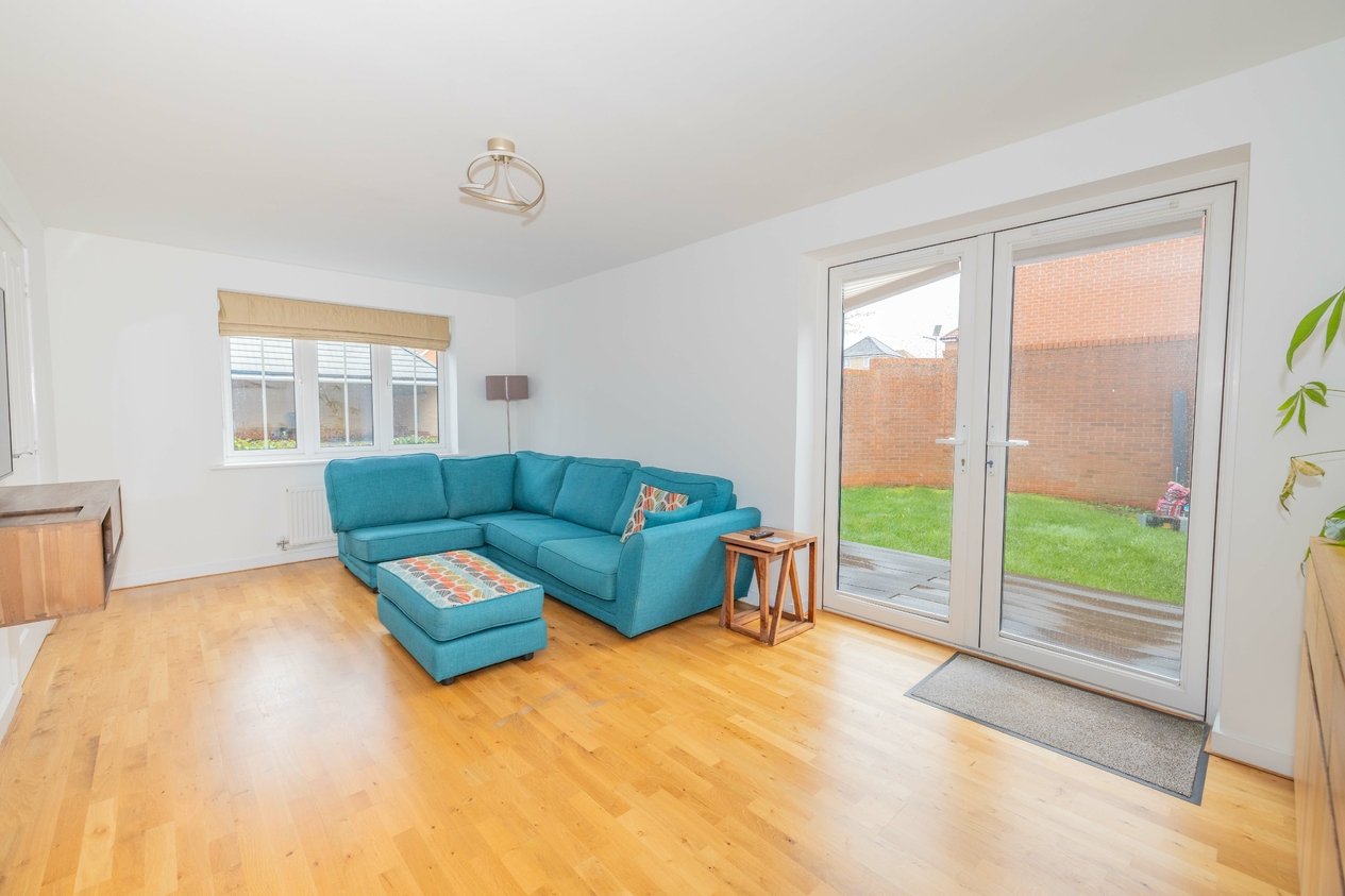 Properties Under Offer in Mexborough Square Aylesham