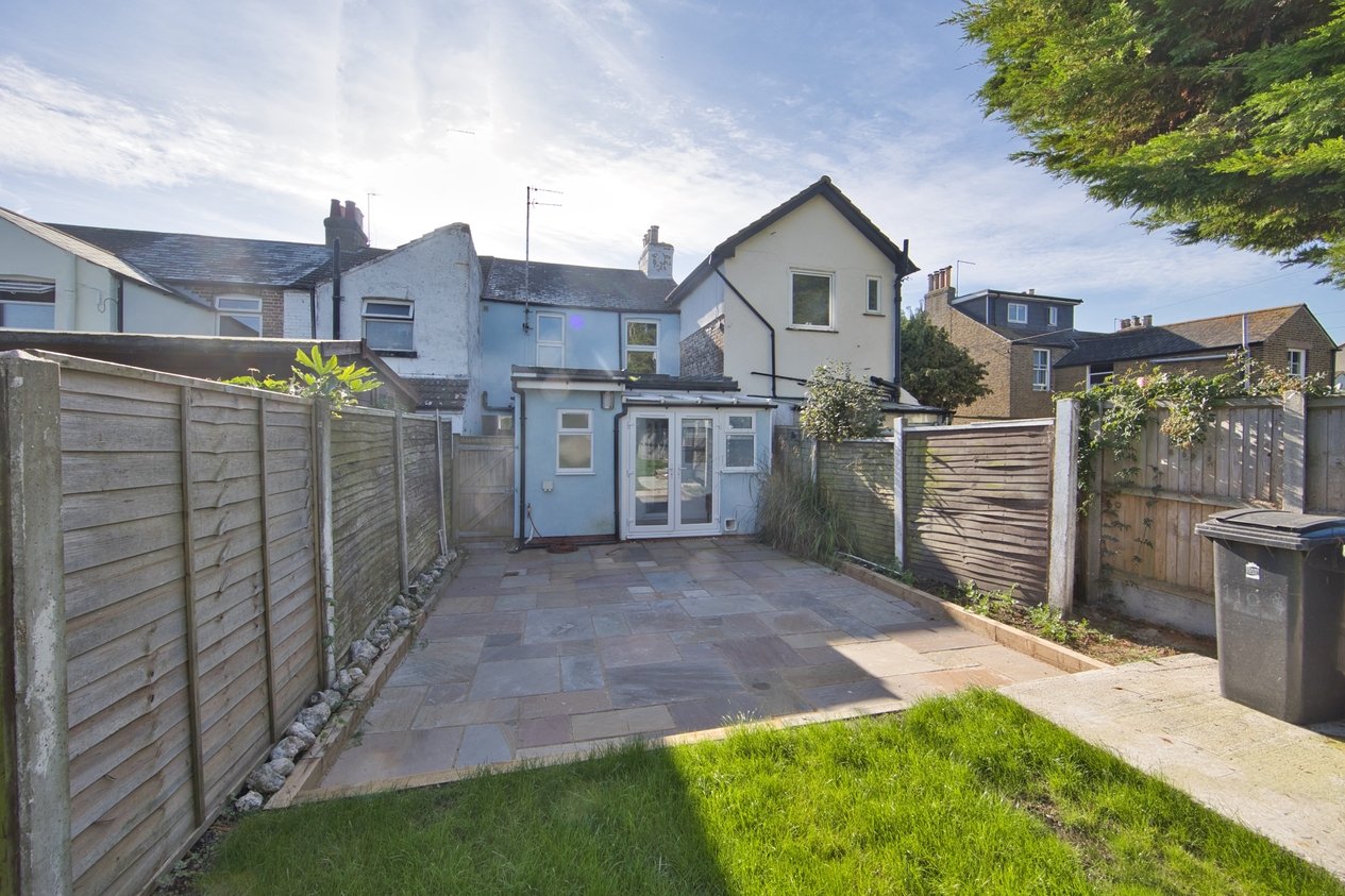 Properties Under Offer in Middle Deal Road Deal