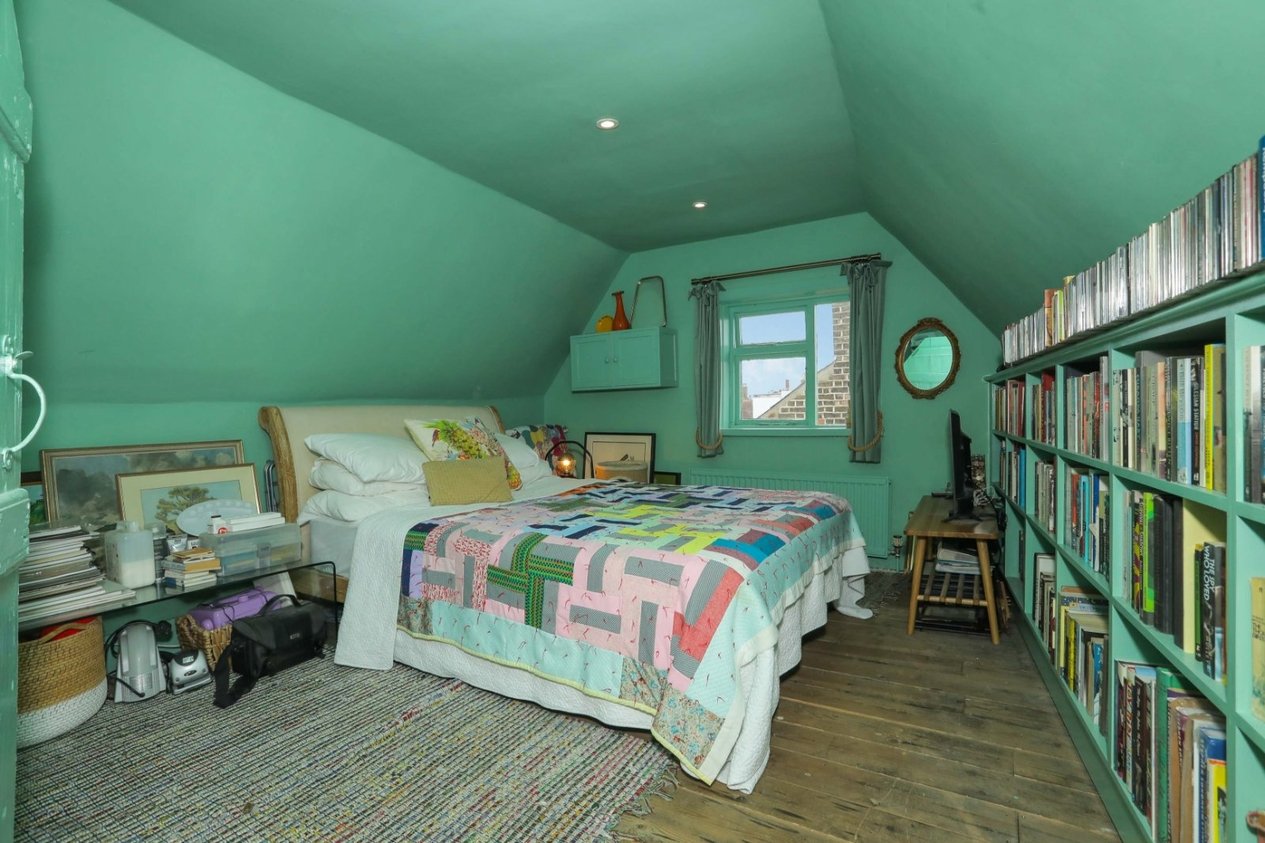 Properties For Sale in Middle Street Deal