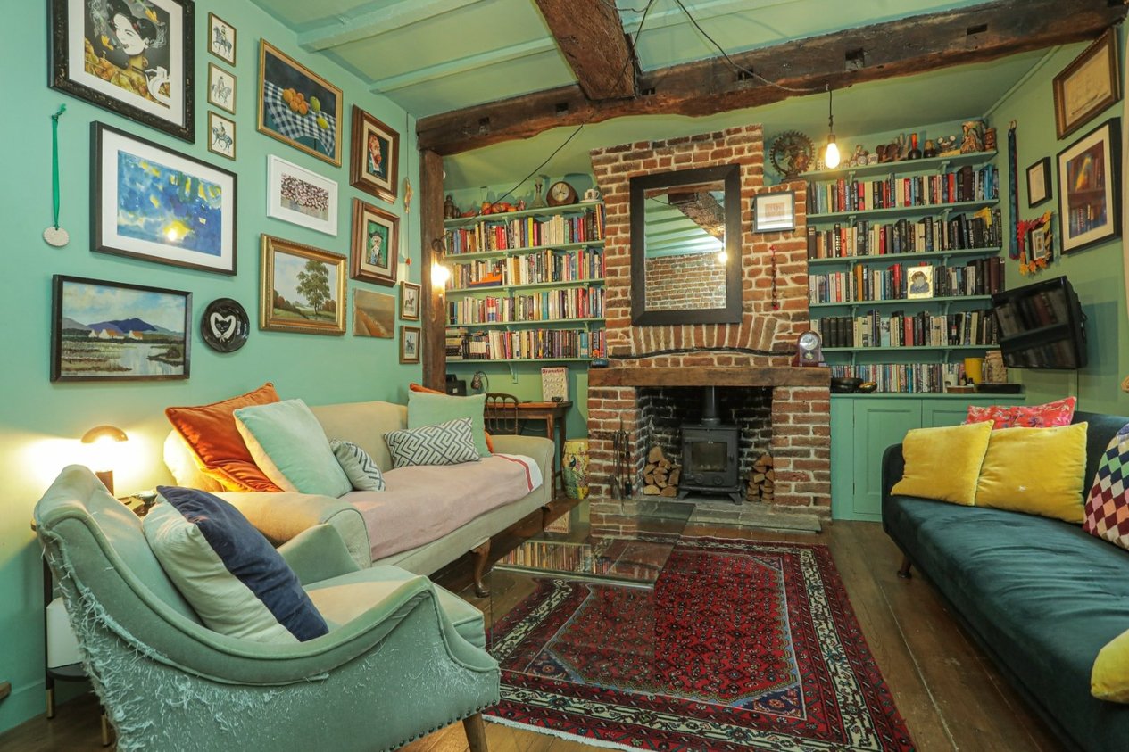 Properties For Sale in Middle Street Deal