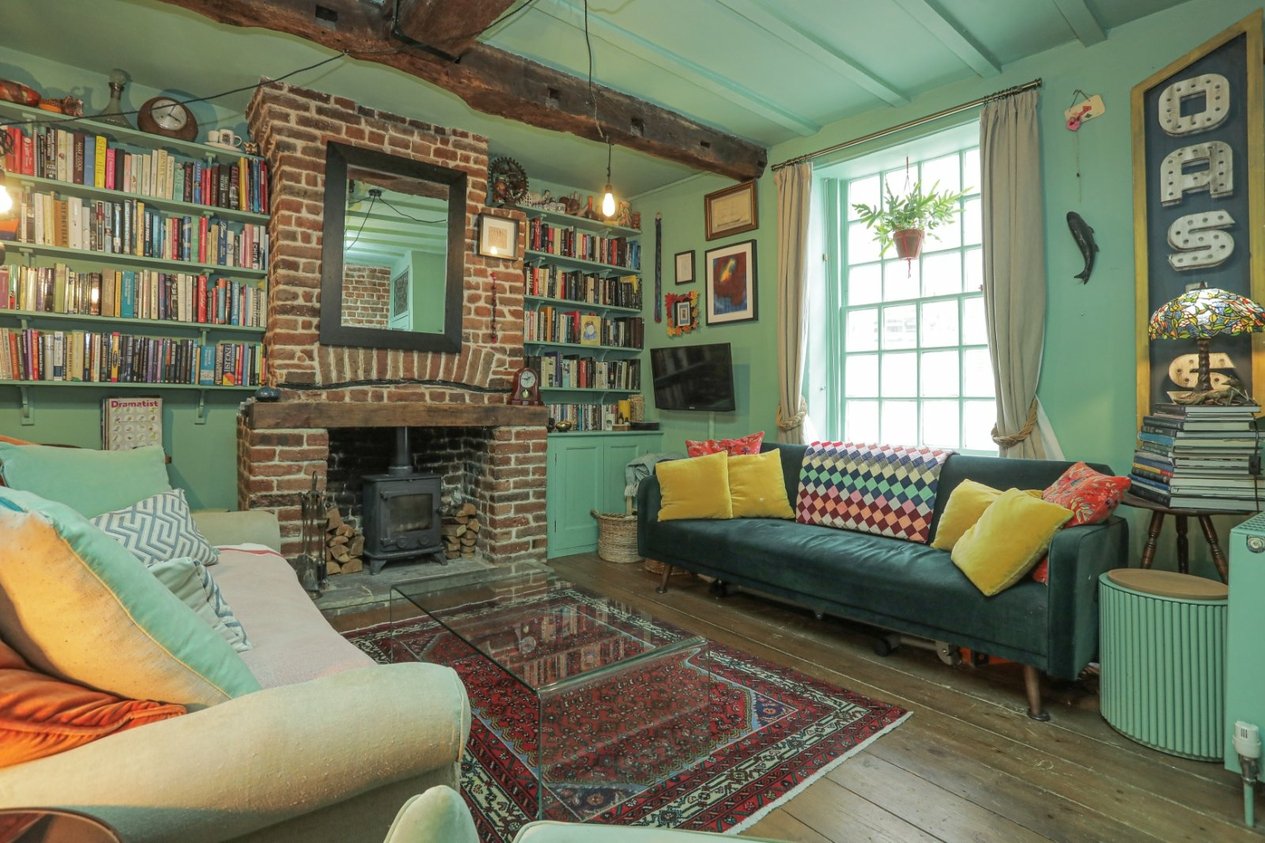 Properties For Sale in Middle Street Deal