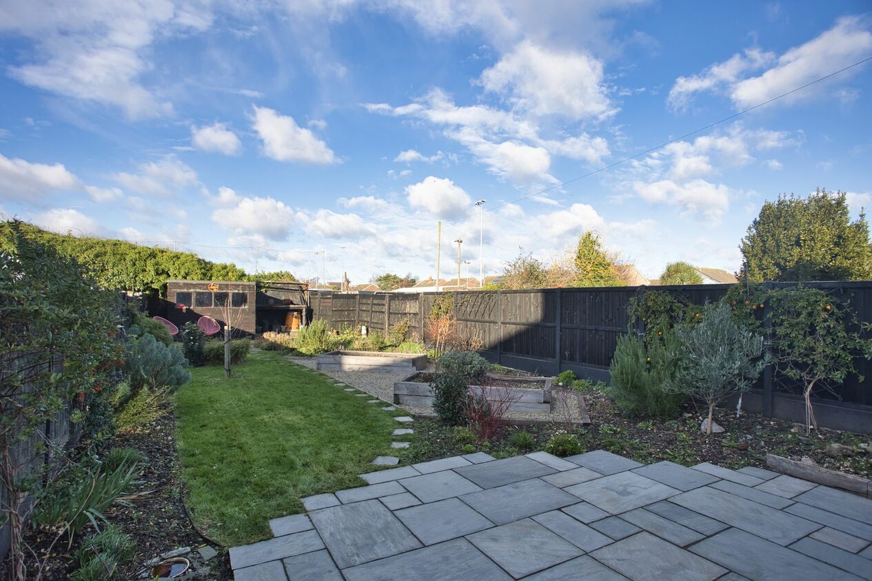 Properties Sold Subject To Contract in Mill Road  Deal