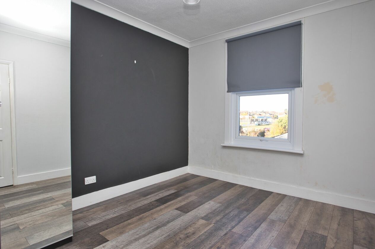 Properties Sold Subject To Contract in Mill Road  Deal