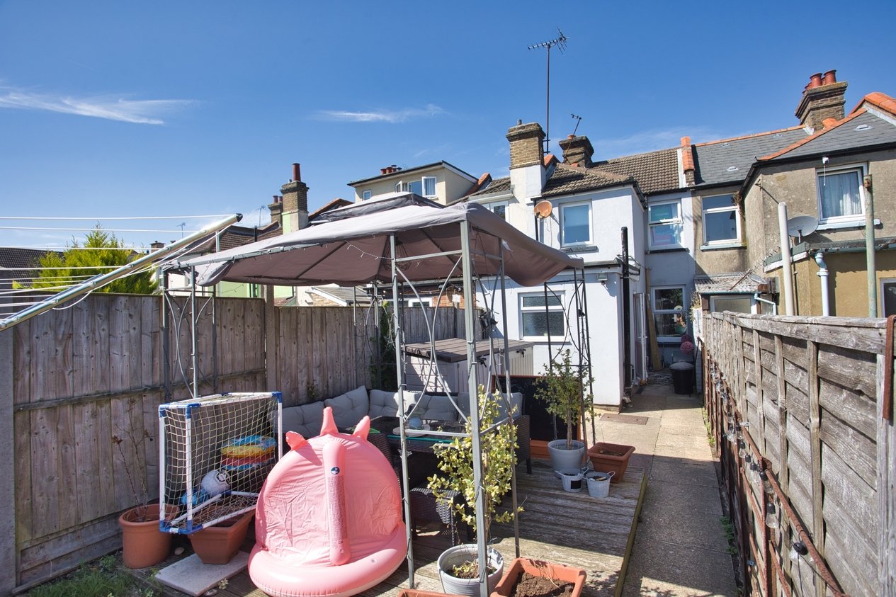 Properties For Sale in Mill Road Deal