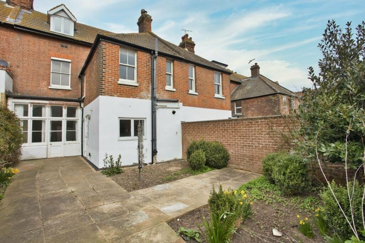 Properties Under Offer in Millfield Folkestone