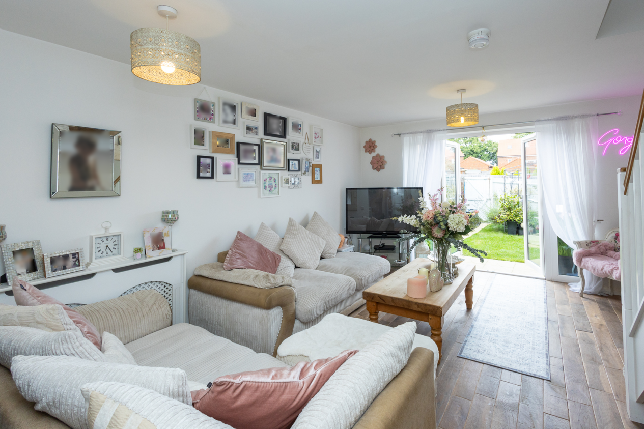 Properties Under Offer in Millyard Road Canterbury