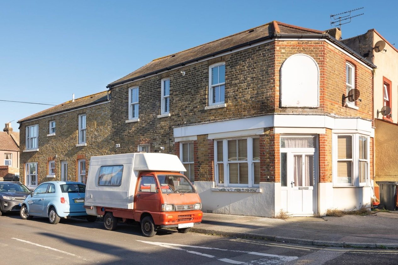 Properties Sold Subject To Contract in Milton Avenue 