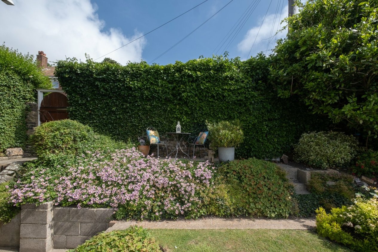 Properties Under Offer in Minerva Avenue Dover