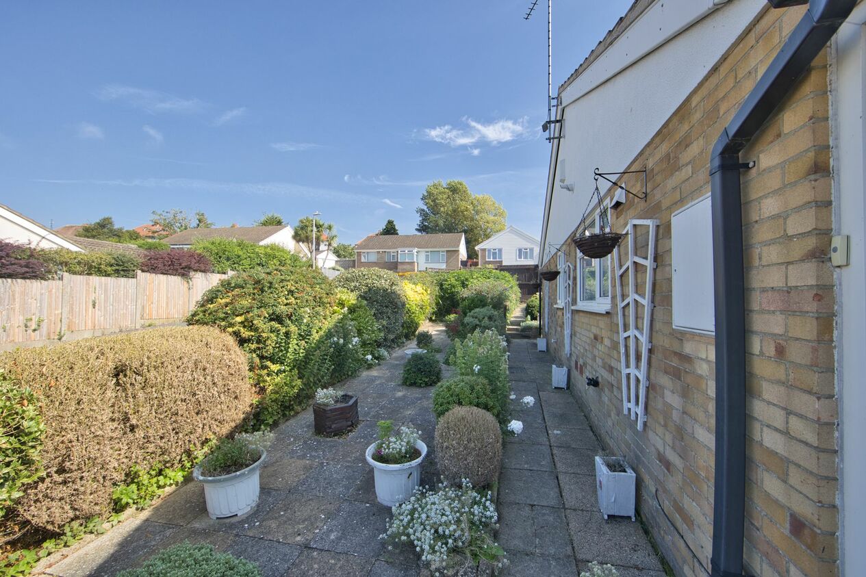 Properties For Sale in Moat Farm Road  Folkestone