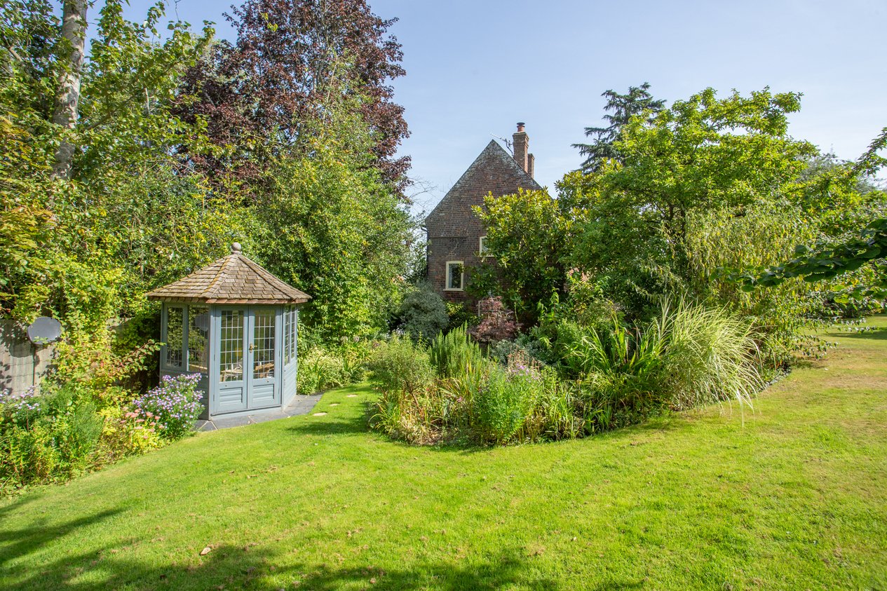 Properties For Sale in Moat Lane Fordwich