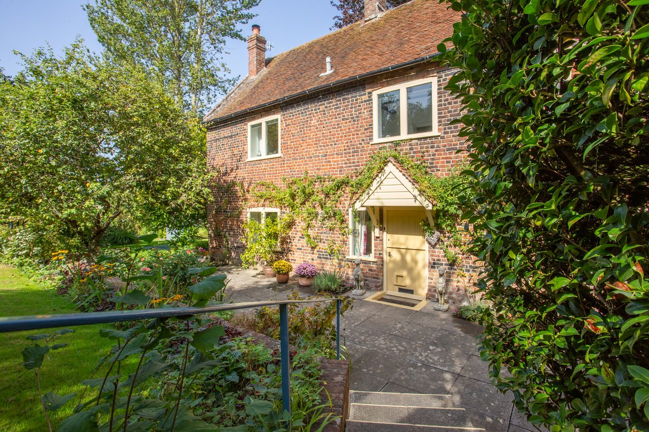 Properties For Sale in Moat Lane Fordwich