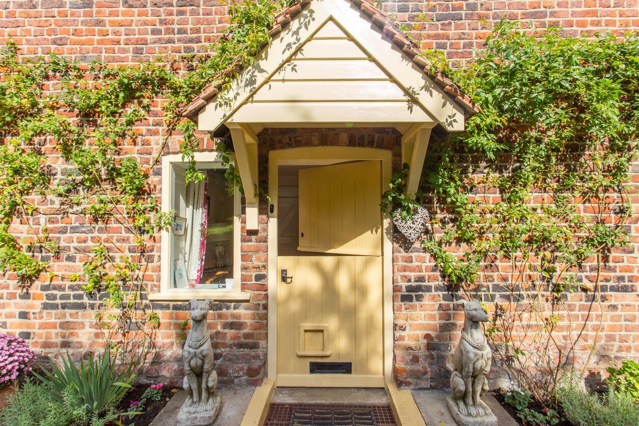 Properties For Sale in Moat Lane Fordwich