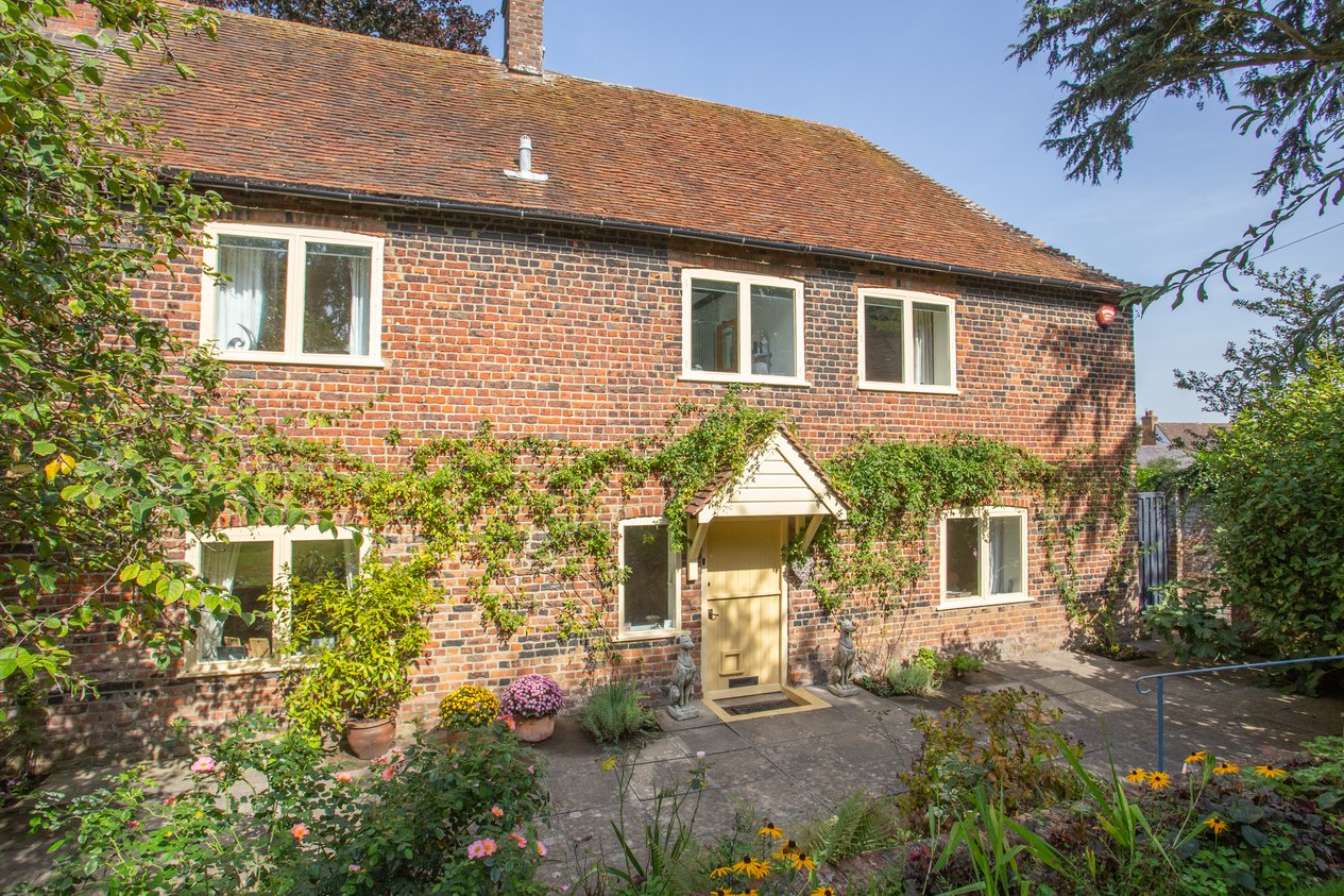 Properties For Sale in Moat Lane Fordwich