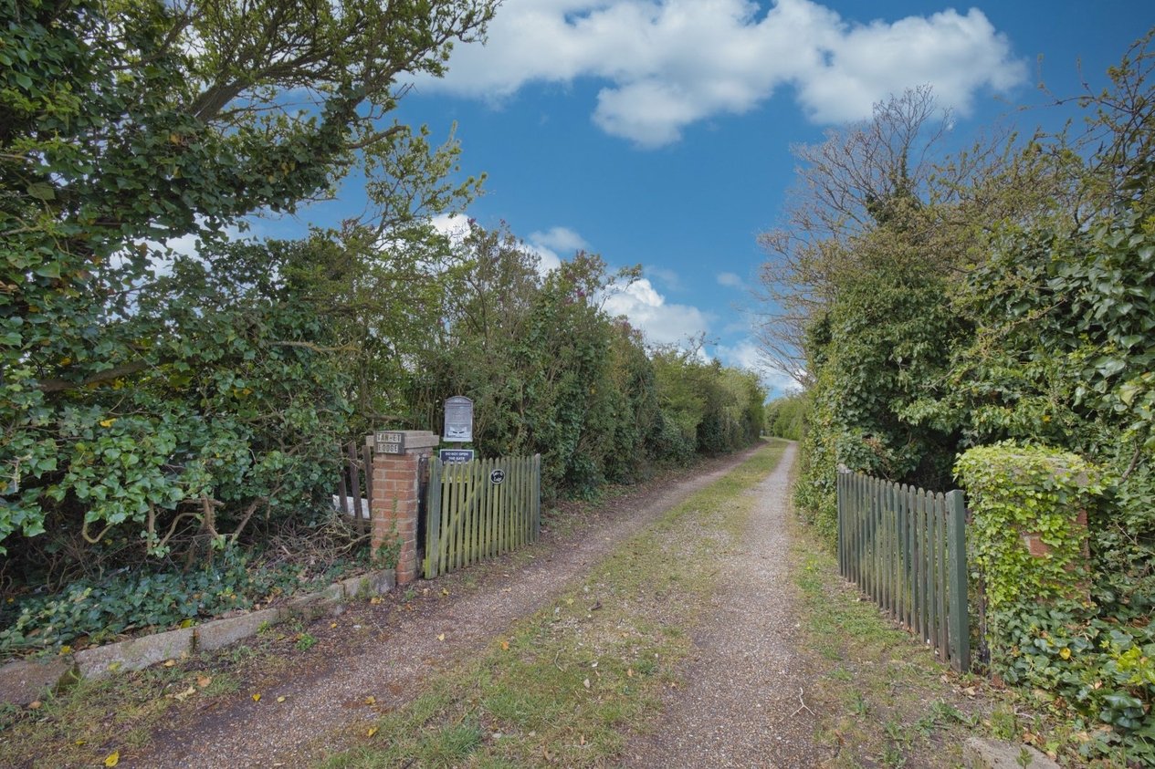 Properties For Sale in Mount Pleasant Minster