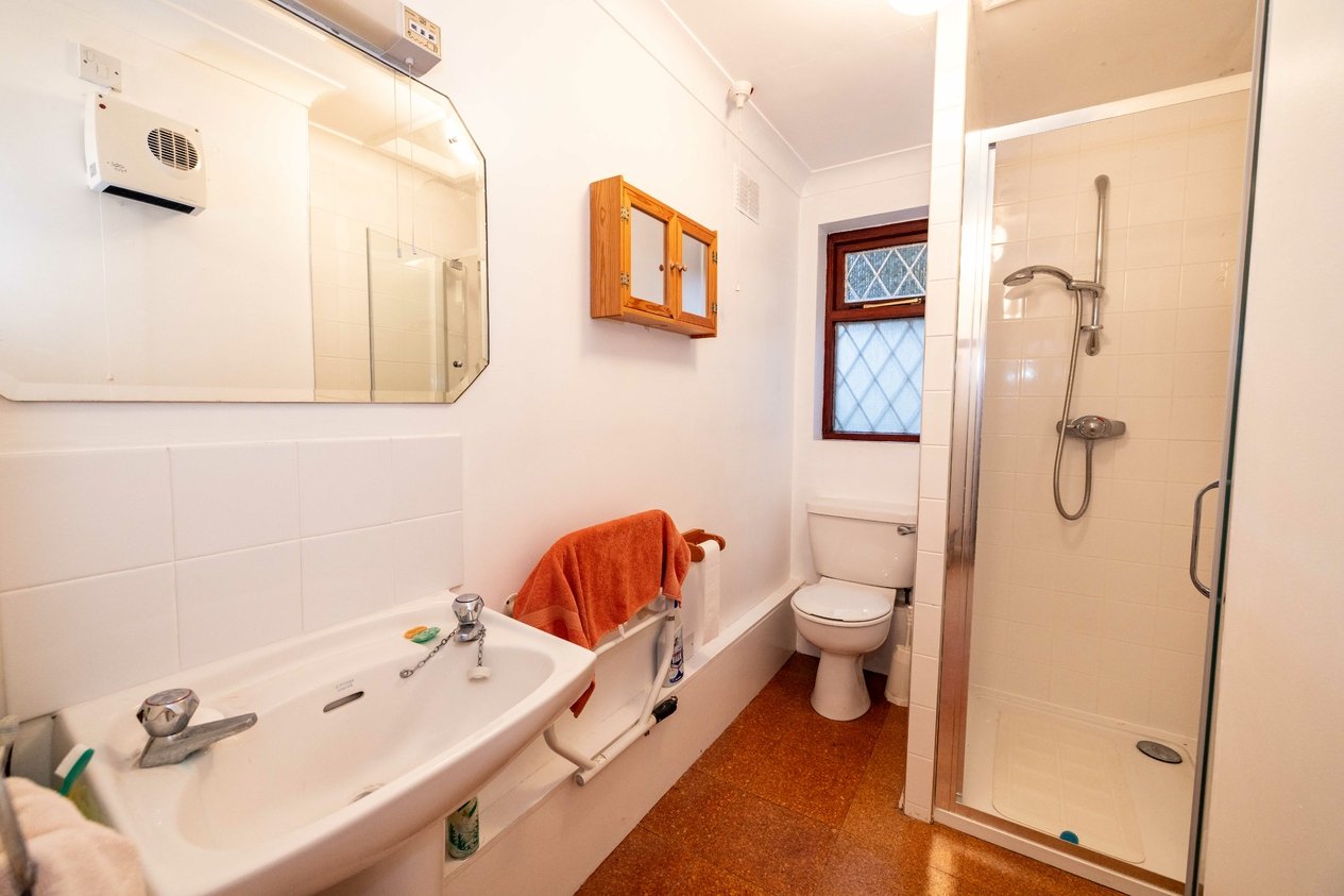 Properties Under Offer in Nackington Road Canterbury