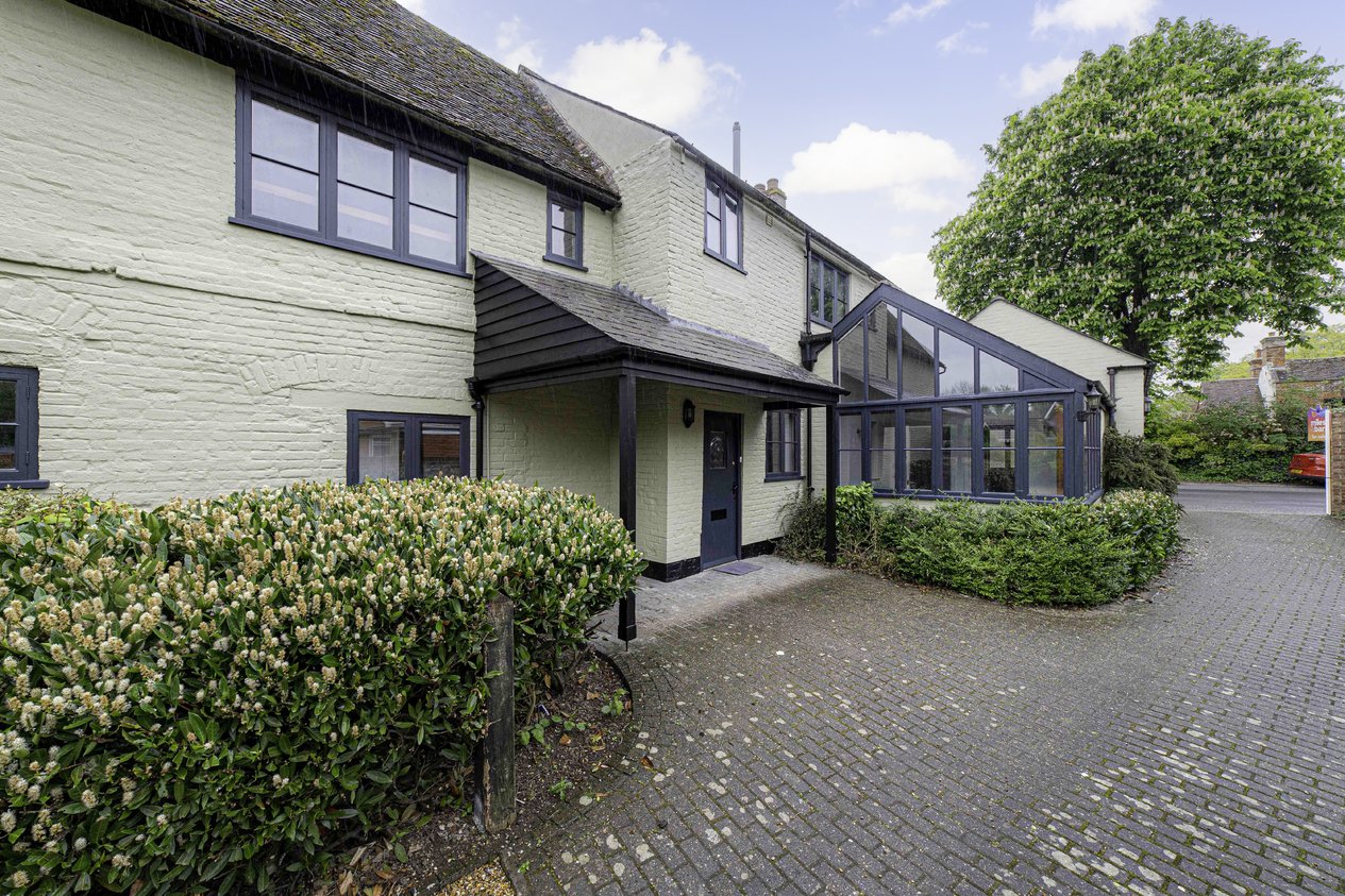 Properties Under Offer in Nargate Street Canterbury