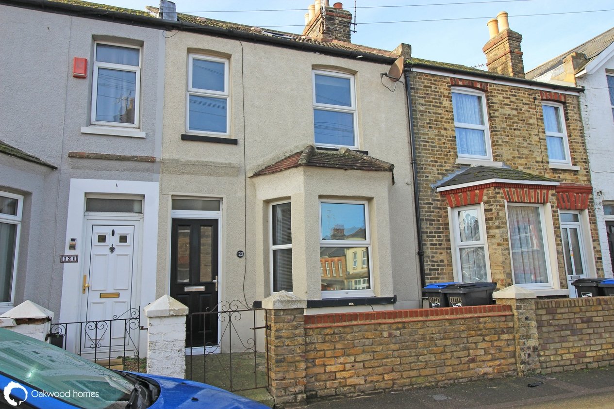 Properties For Sale in Nash Court Gardens 
