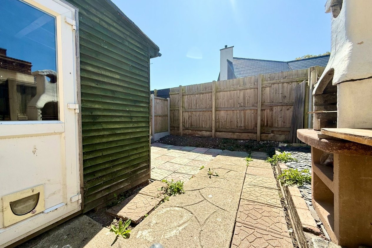 Properties For Sale in Nash Court Gardens 