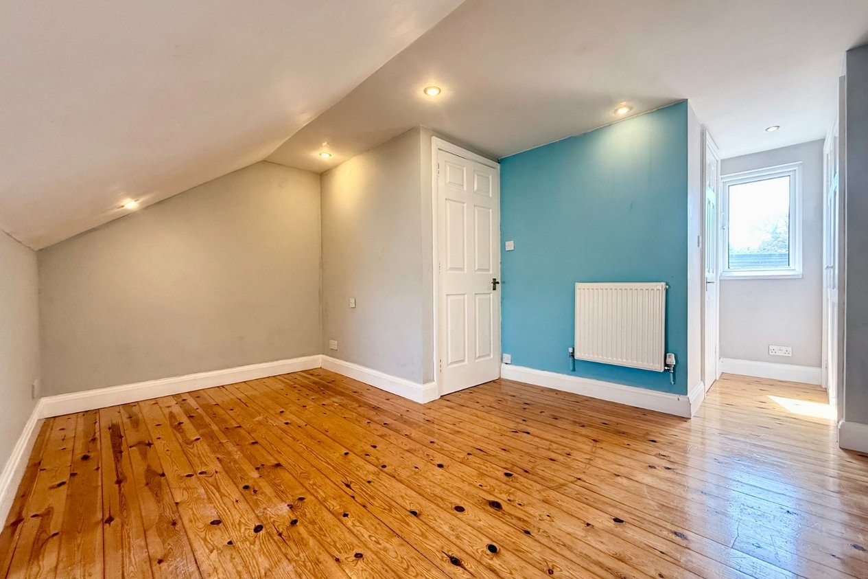 Properties For Sale in Nash Court Gardens 