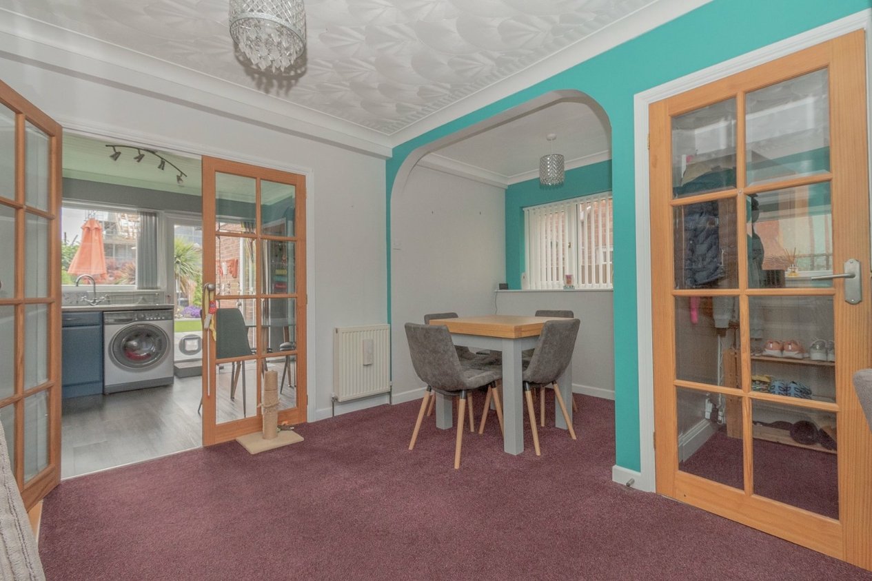 Properties For Sale in Nash Court Gardens 
