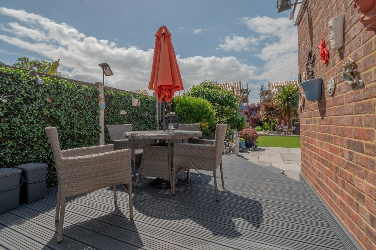 Properties For Sale in Nash Court Gardens 