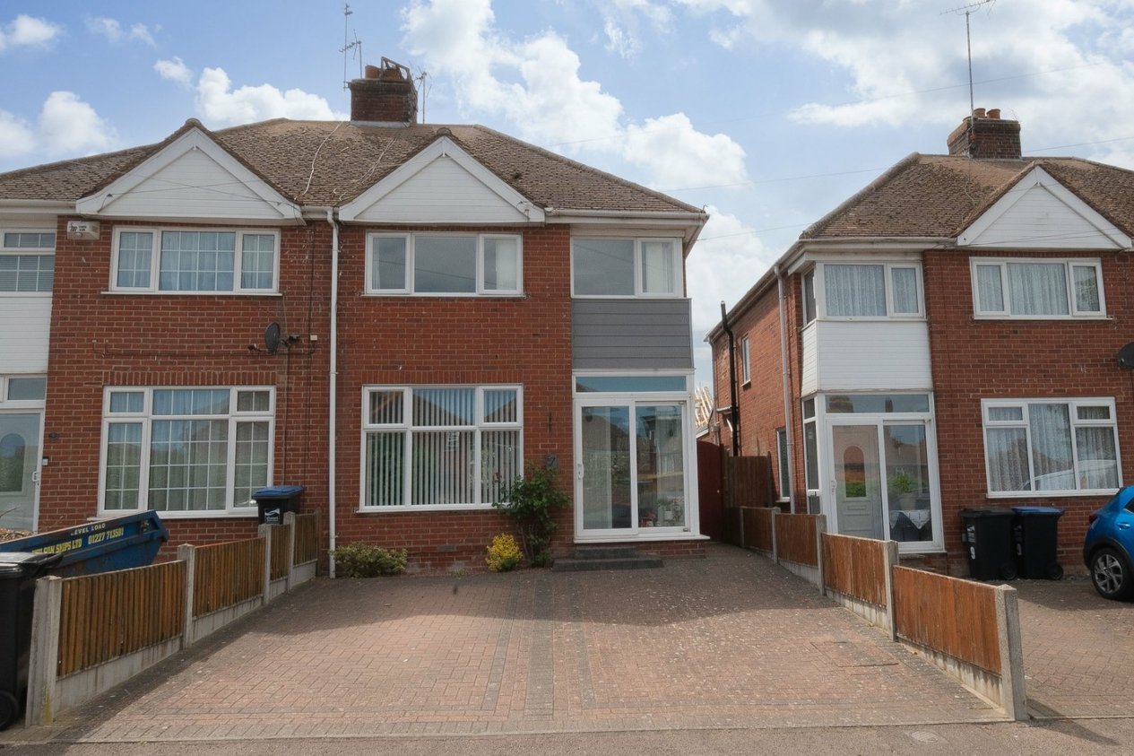 Properties For Sale in Nash Court Gardens 