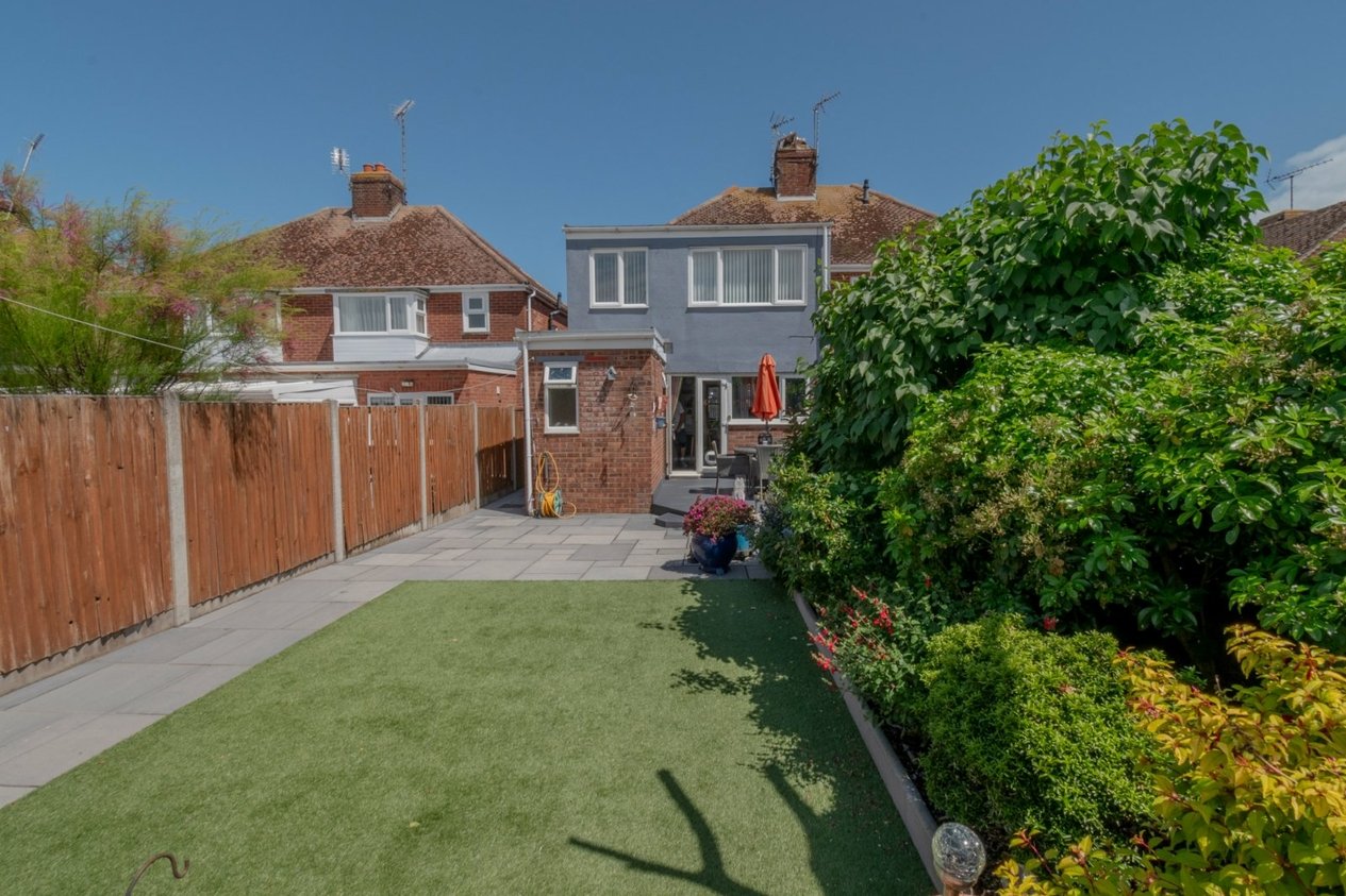 Properties For Sale in Nash Court Gardens 